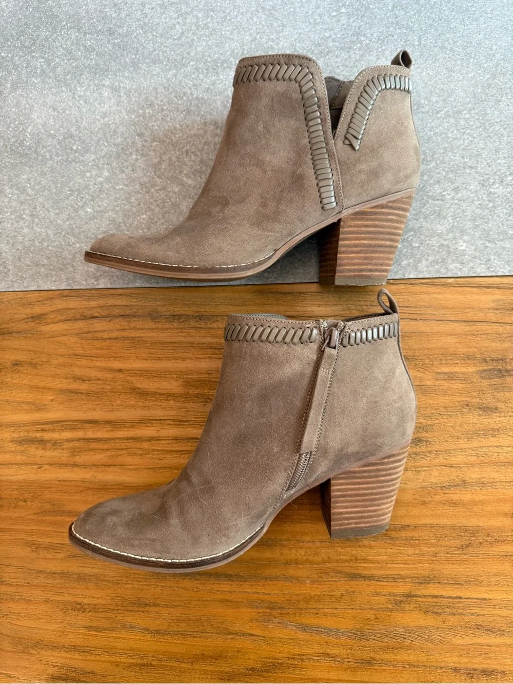 Dolce Vita Taupe Suede Ankle Booties Whipstitch Trim Block Heel Size 8